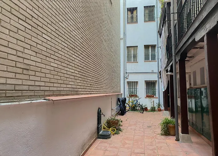 For You Rentals Magnifica Vivienda Temporal Con Balcones A Pocos Minutos Del Centro De Madrid Ama23